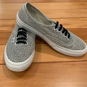 Black and white pattern Vans